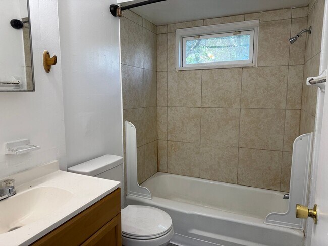 Foto del edificio - Updated 2-Bedroom Apartment in Gahanna School District