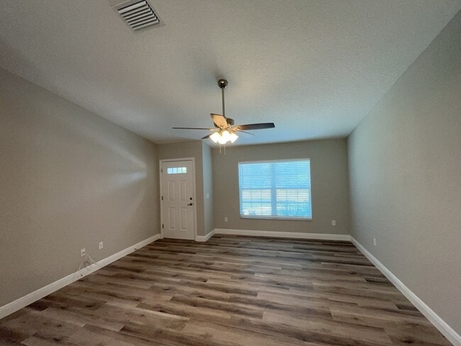 Building Photo - 1866 W Hialeah Dr
