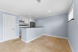 Building Photo - 8118 Albacore Dr