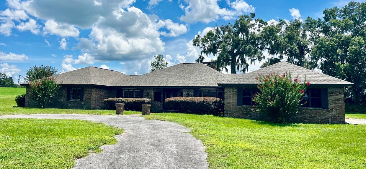 AVAILABLE 07/01! HUGE 3300sqft 4BR/3.5BA... - AVAILABLE 07/01!  HUGE 3300sqft  4BR/3.5BA...