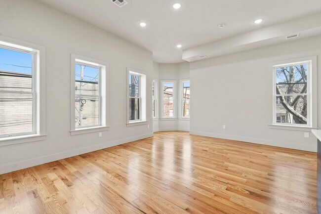 Foto del edificio - 150 West Side Ave