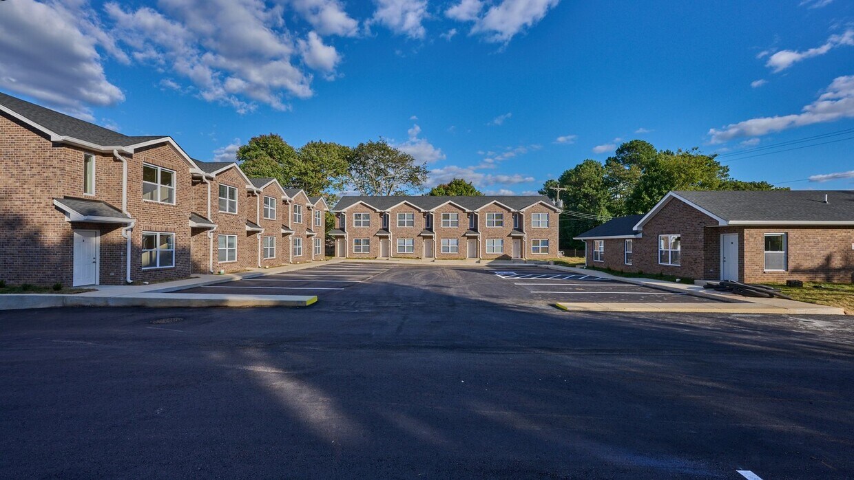Foto principal - Pick your Special (read description): 2BR,...