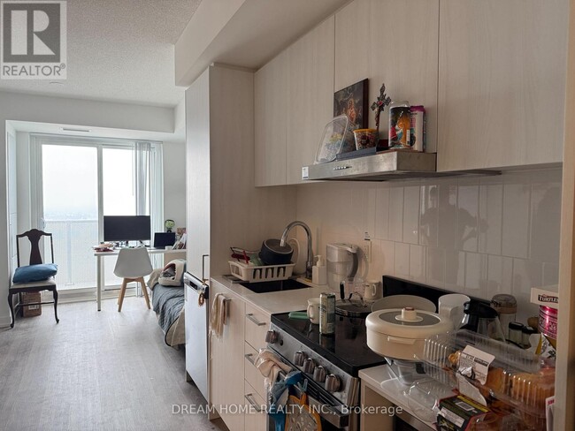 Building Photo - 195 Commerce St