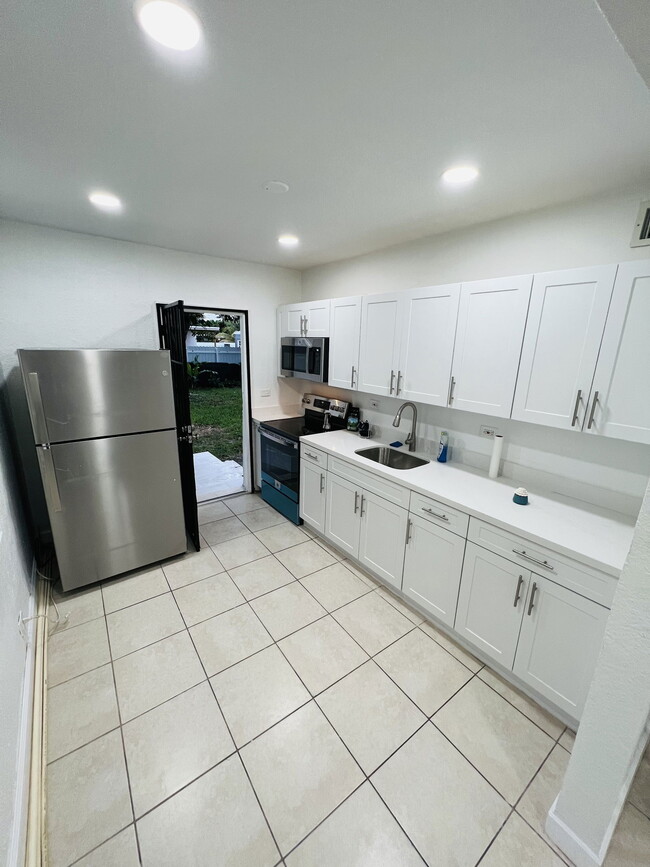 Photo - 2335 W Bunche Park Dr House