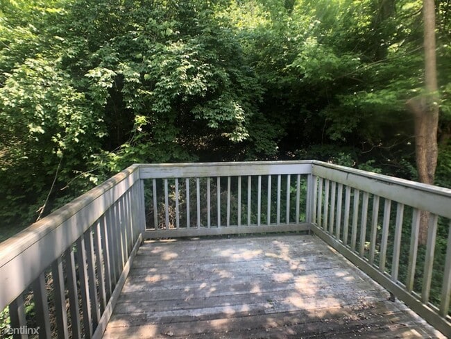 Building Photo - 2445 Old Greentree Rd