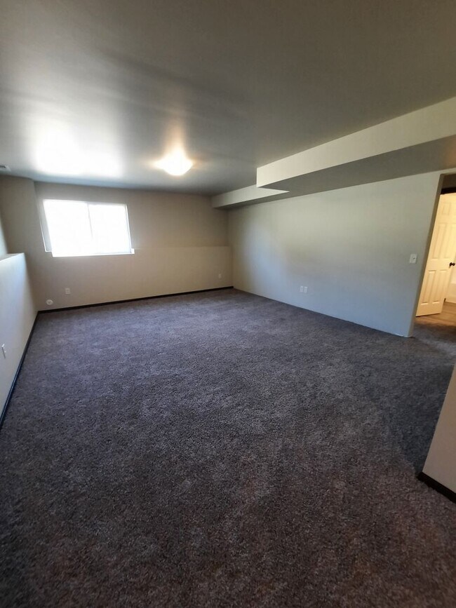 Foto del edificio - 4 BED | 2 BATH | DOUBLE GARAGE | RAPID VALLEY