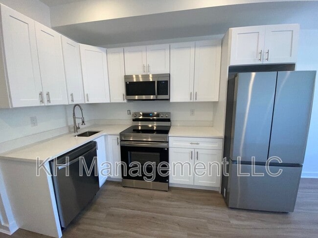 Building Photo - 976 N 45th St