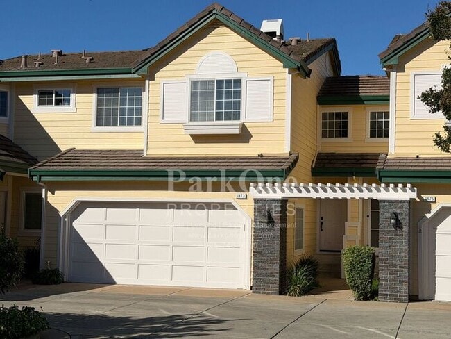 Foto del edificio - Updated Townhouse in Clayton Available for Lease now!