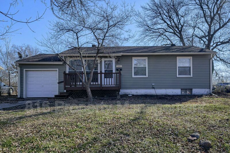 Primary Photo - 7601 E 49th Terrace