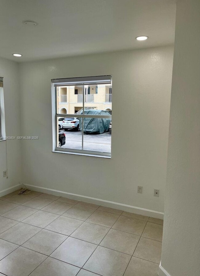 Foto del edificio - 1651 SE 28th Ct