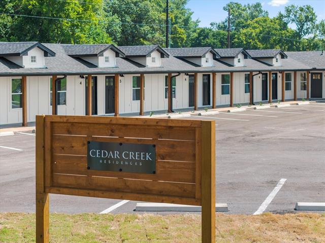 Foto principal - 900 S Tool Dr