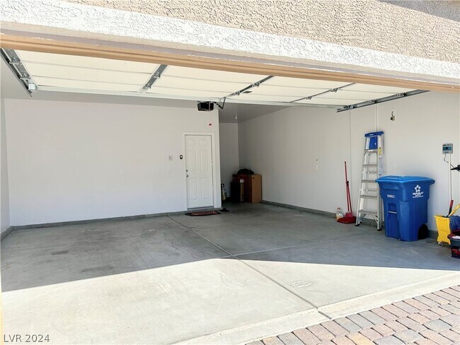 Building Photo - 6088 Castle Gardens Ave