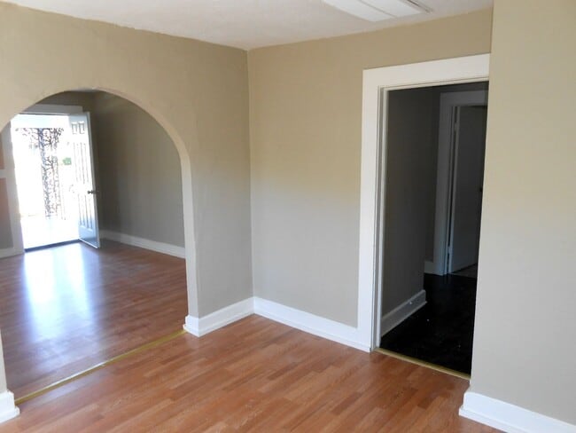 Building Photo - 1311 7th Ave N