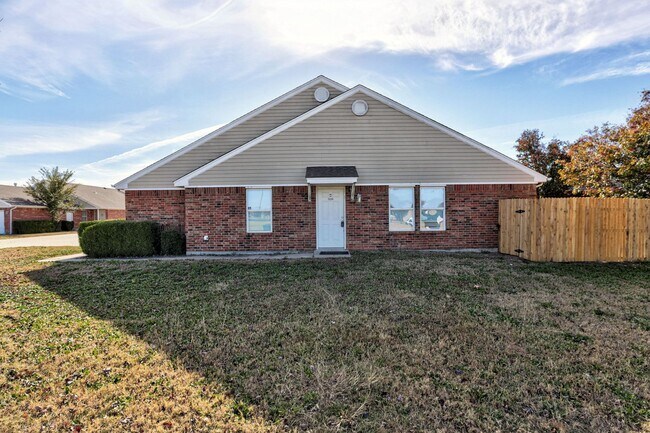 Foto del edificio - Cute 3BD/2BTH Duplex in Central East Norman!