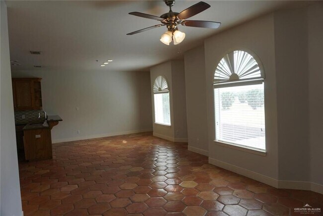 Foto del edificio - 1412 Keeton Ave