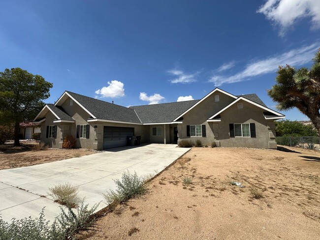 Foto del edificio - Welcome to this beautiful 3-bedroom 2-bath...