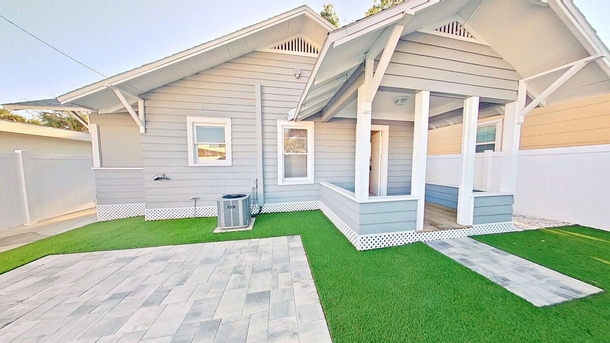 1BR/1BA + Bonus Room Near Downtown St. Pete | 768 Sq Ft - 1BR/1BA + Bonus Room Near Downtown St. Pete | 768 Sq Ft