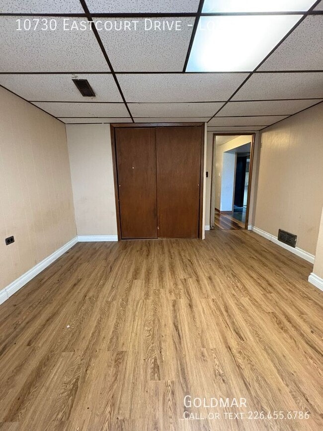Building Photo - ALL INCLUSIVE One Bedroom Lower Unit