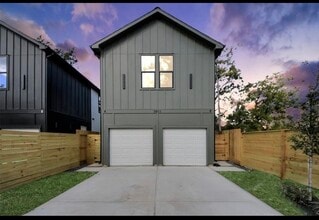 Building Photo - 7911 Lynette St
