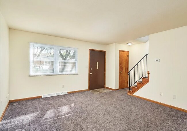 Foto del edificio - 923-925 Rosamond Ave