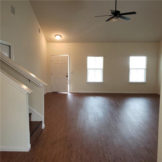 Building Photo - 503 Luna Vista Dr