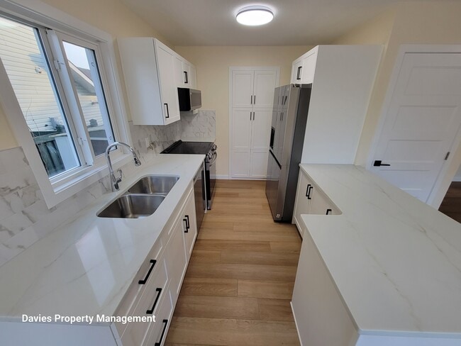 Building Photo - 2018 Garnett Way NW