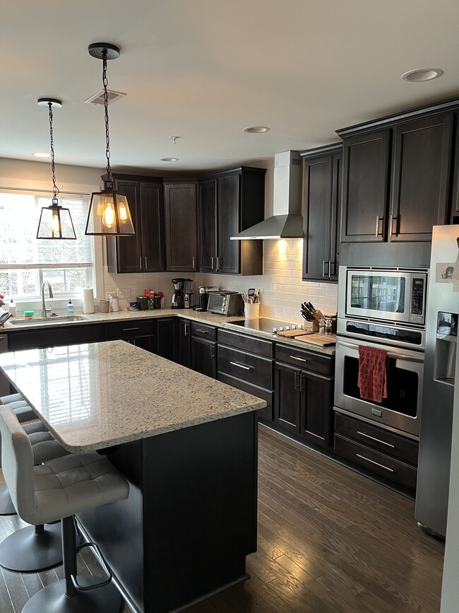 Stainless Appliances - 521 N Person St