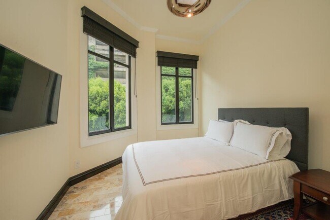 Foto del edificio - 570 Bush St