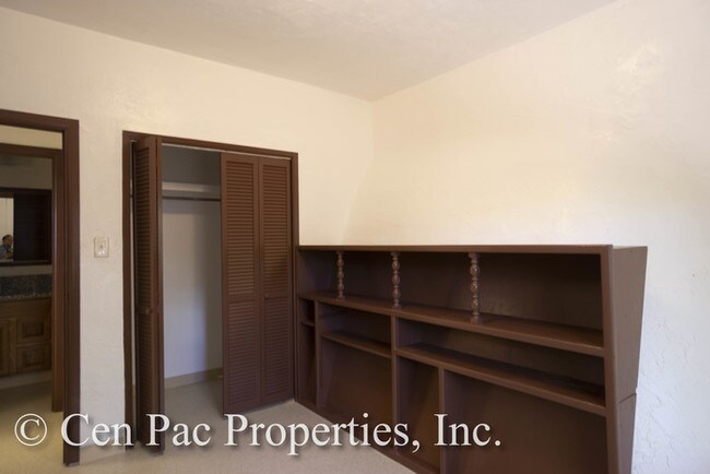 Building Photo - Halawa-Water/Electricity included in rent