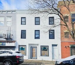 Building Photo - 130 1st St