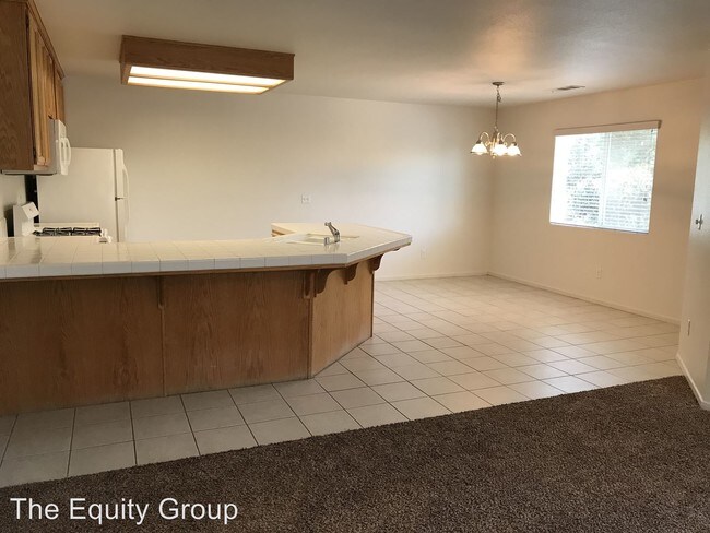 Foto del edificio - 2509-2511 W Lark Ave