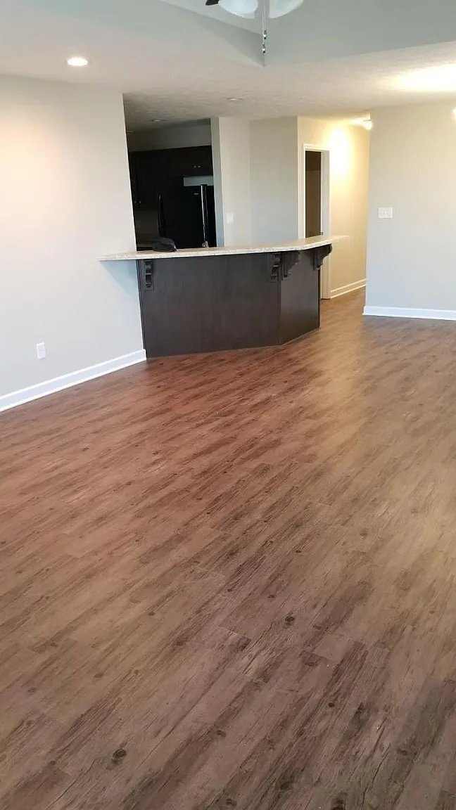 Foto del edificio - 733 Village Creek Dr
