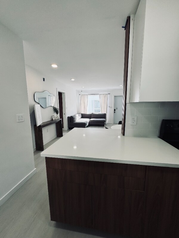 Foto del edificio - 545 Orton Ave
