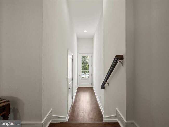 Foto del edificio - 25465 Nichols Orchard Terrace