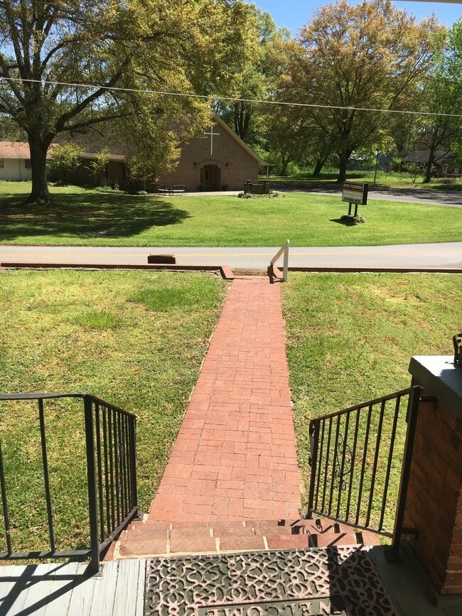Building Photo - 3/1 House in Shannon Village $1050