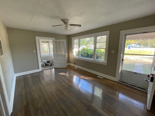 Foto del edificio - 6310 Ward Blvd