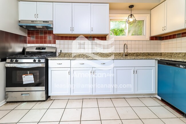 Building Photo - 11183 Unity Dr