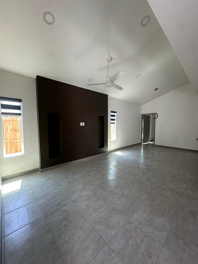 Foto del edificio - 907 Taylor St