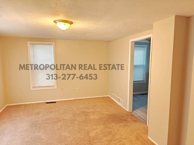 Photo - 34639 Brush St House