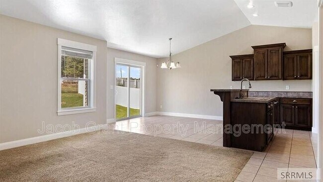 Building Photo - 1591 Clarence Dr