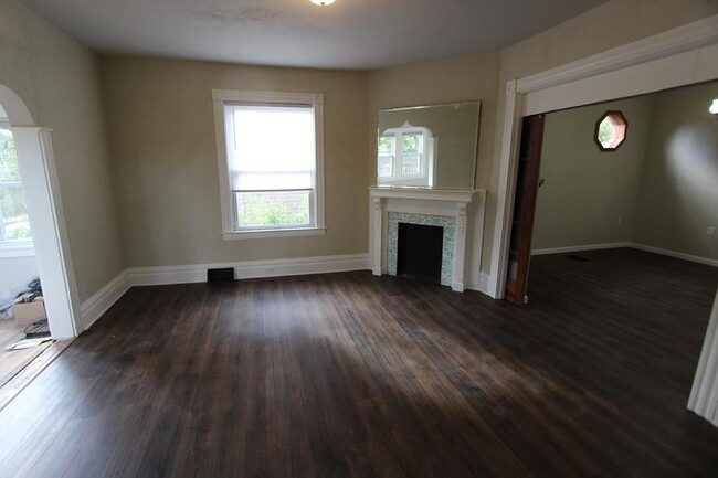 Building Photo - 3133 Churchview Ave