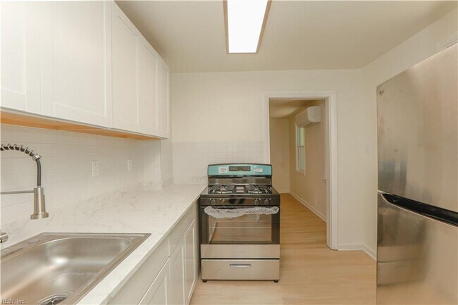 Building Photo - Cozy 2-Bedroom with Modern Upgrades