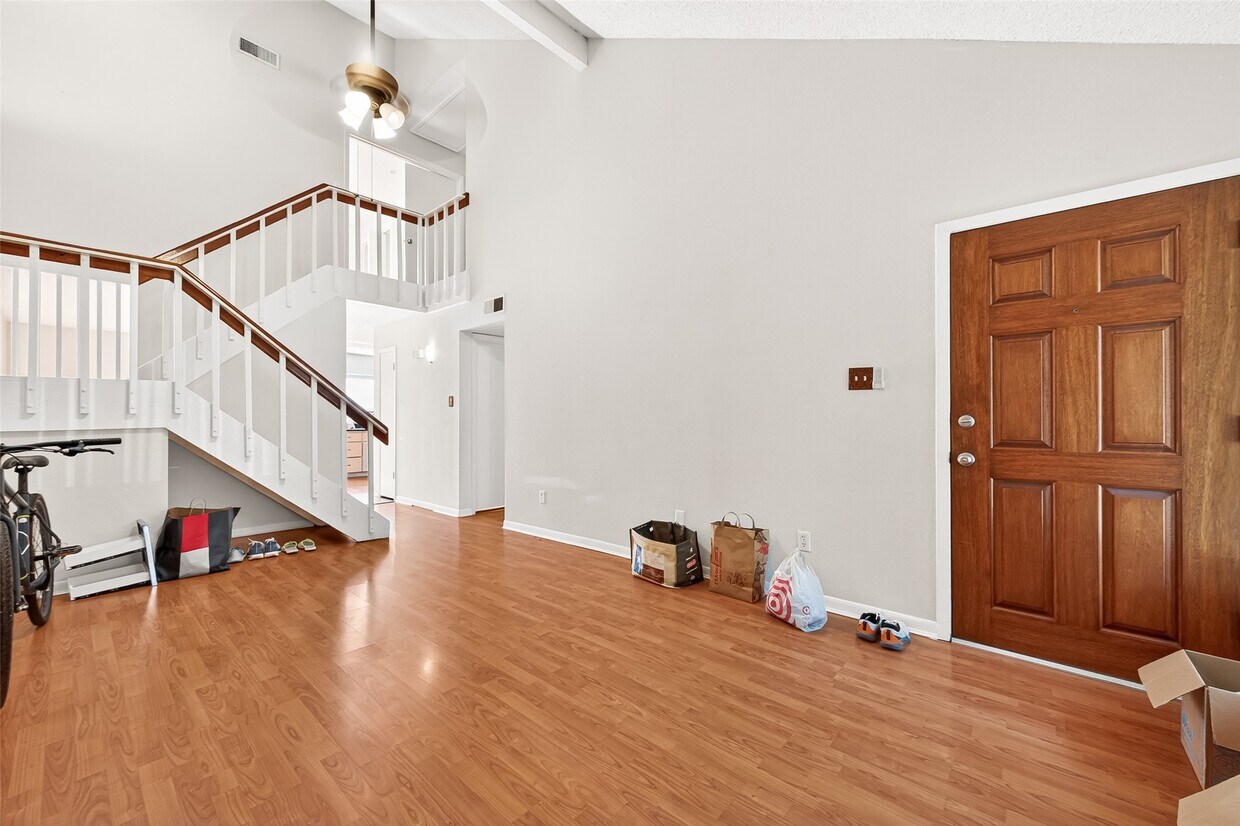 Building Photo - 11677 Village Pl Dr