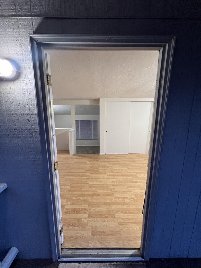 Foto del edificio - 100 S Davies Rd