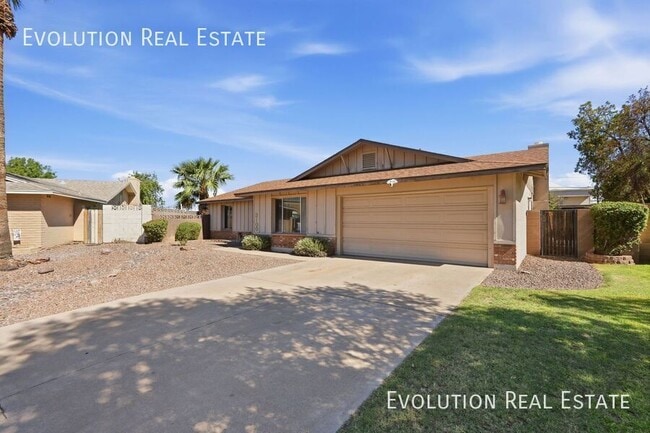 Building Photo - 3100 S Kachina Dr