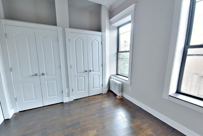 Foto del edificio - 250 Mott St