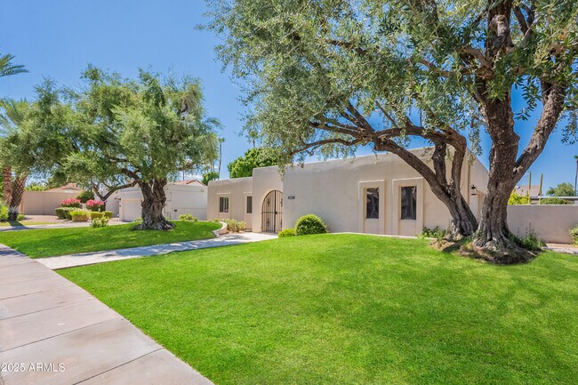 Foto del edificio - 8338 E San Rafael Dr