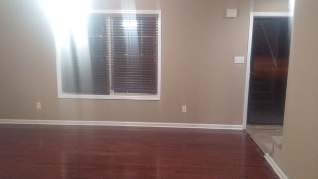 Foto del edificio - 125 Mallory Ct