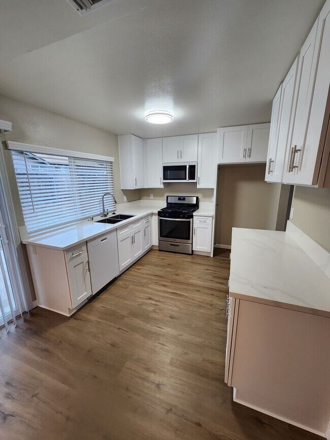 Foto del edificio - Upgraded 3BR/2BA HOME FOR RENT LAKESIDE/SANTEE (Lakeside/Lakeside Farms)