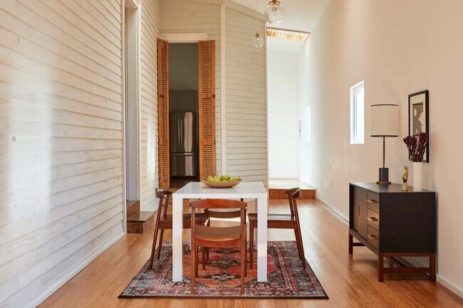 Foto del edificio - 2317 N Rampart St